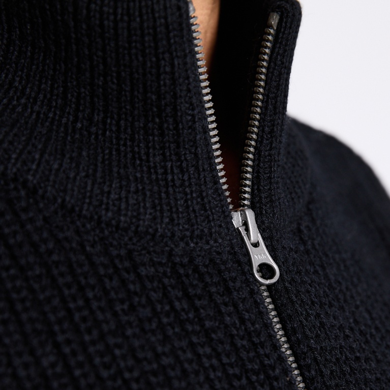 Wool sweater "Piteå Collar" Black-Black